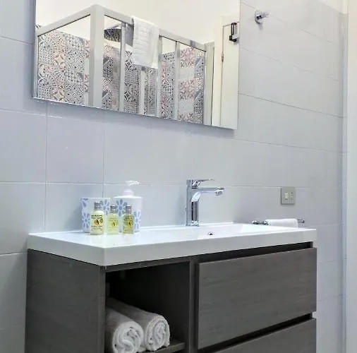 Downtown - Historic Centre By Villavistalago Varenna