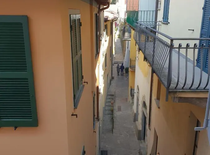 Nyaraló Downtown - Historic Centre By Villavistalago