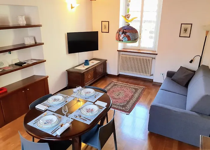 Nyaraló Downtown - Historic Centre By Villavistalago